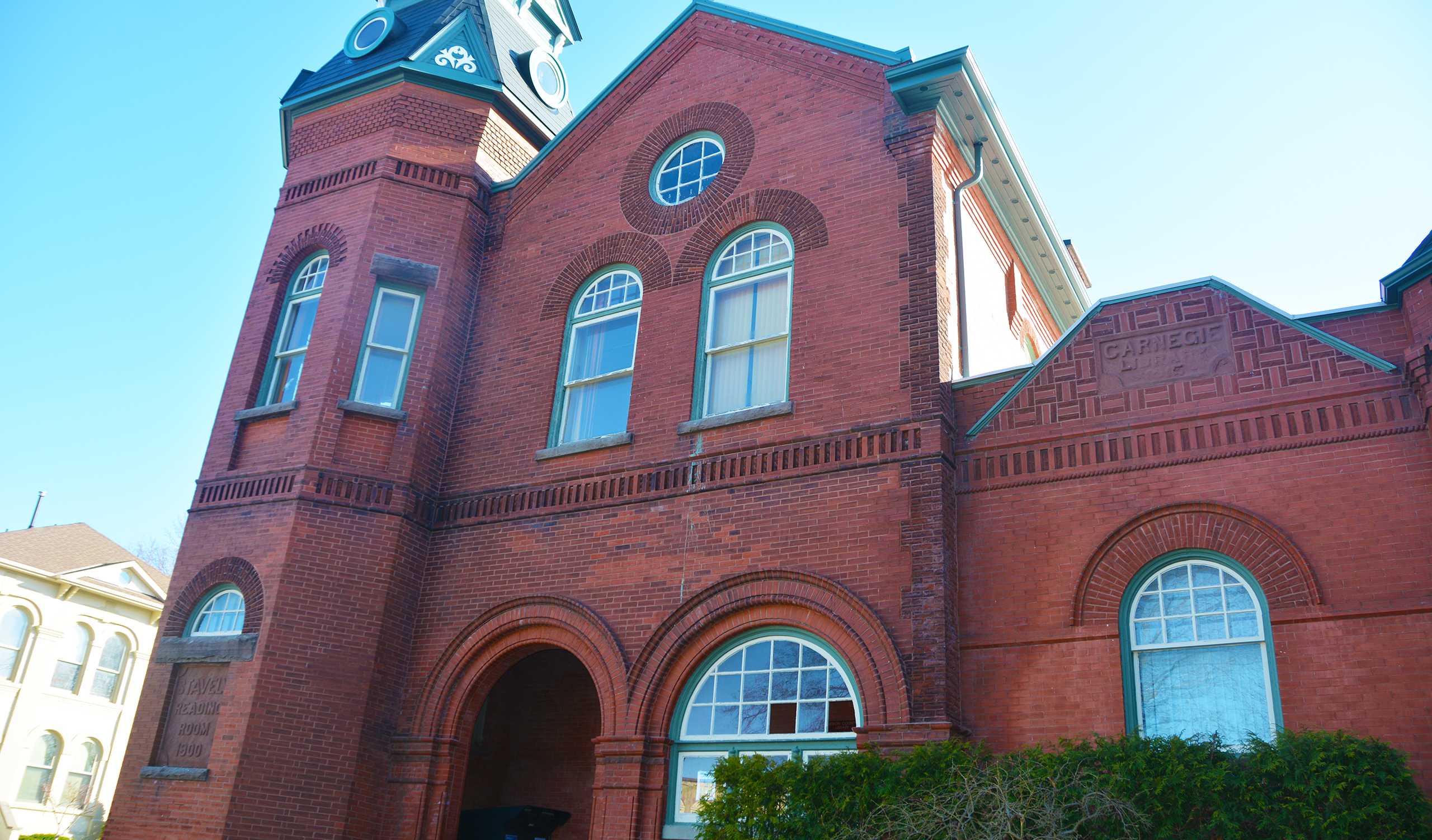 Clinton Branch exterior